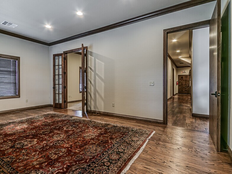 More Photos Of 2929 NW 156th St, Oklahoma City Office For Lease