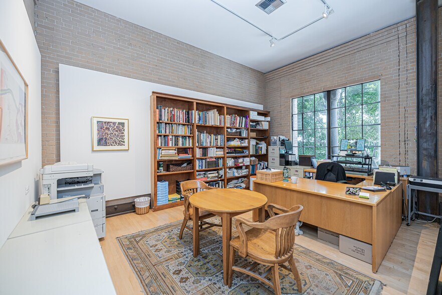 More Photos Of 657 Howard St, San Francisco Loft Creative Space For Lease