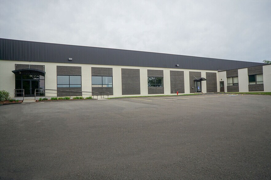 More Photos Of 562 Captain Neville Dr, Waterbury Manufacturing For Lease