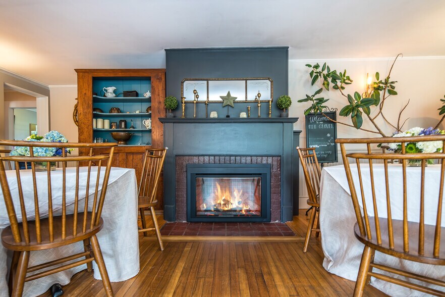 More Photos Of 54 Red Clover Ln, Mendon Hotel For Sale