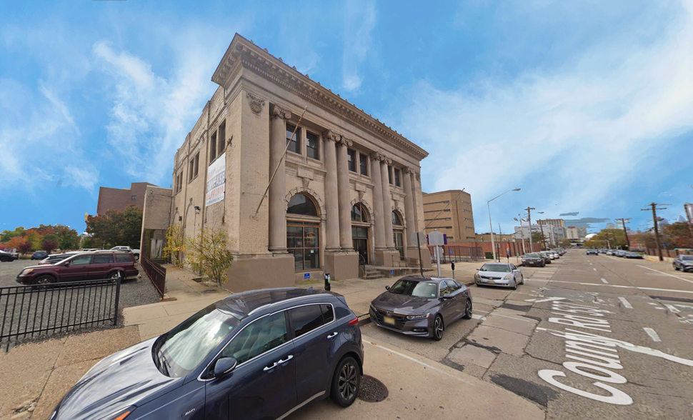 Primary Photo Of 418 Federal St, Camden Storefront Retail Office For Lease