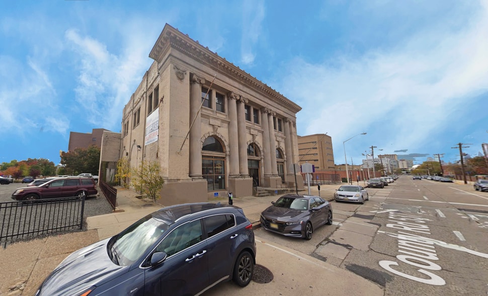 Primary Photo Of 418 Federal St, Camden General Retail For Sale