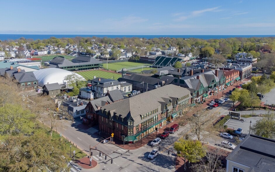 More Photos Of 160-184 Bellevue Ave, Newport General Retail For Lease