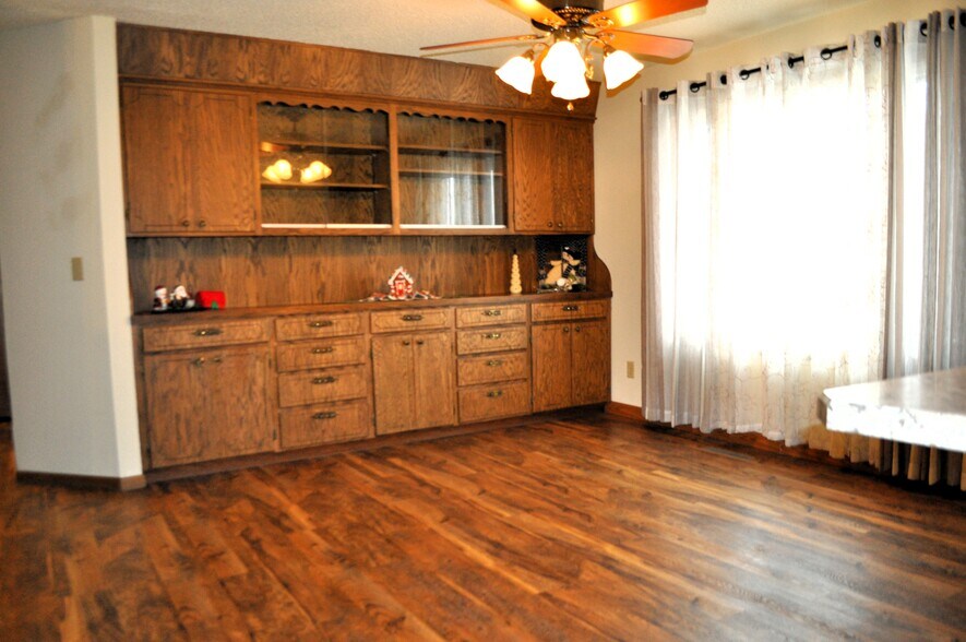 More Photos Of 1300 Crestfield Ave, Bismarck Apartments For Sale