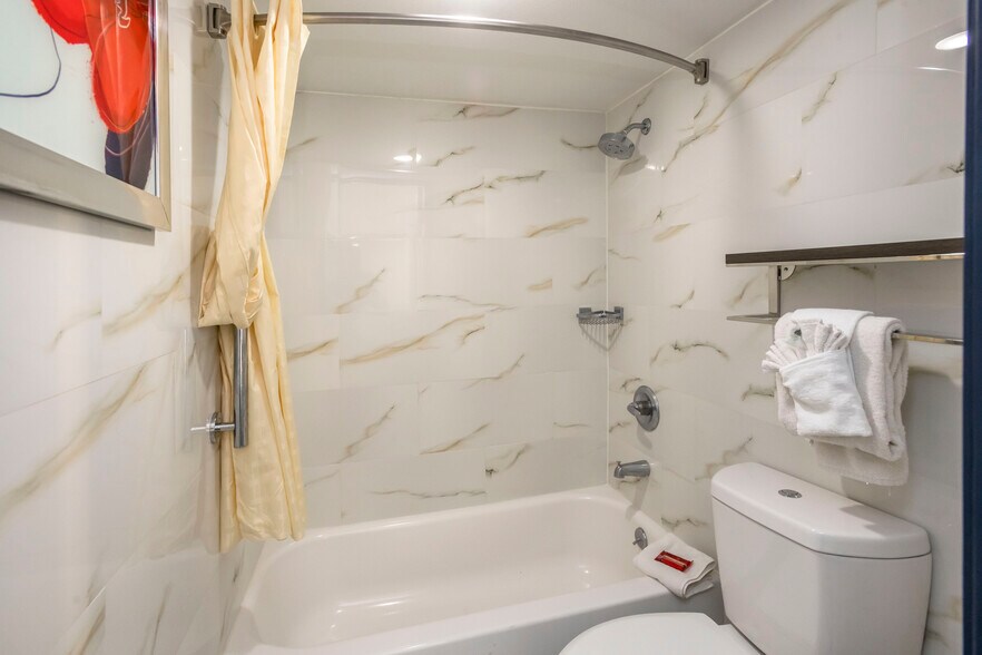 More Photos Of 1900 Canterbury Rd, Sacramento Hotel For Sale