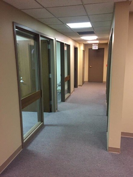 More Photos Of 329-331 S York Rd, Bensenville Daycare Center For Lease