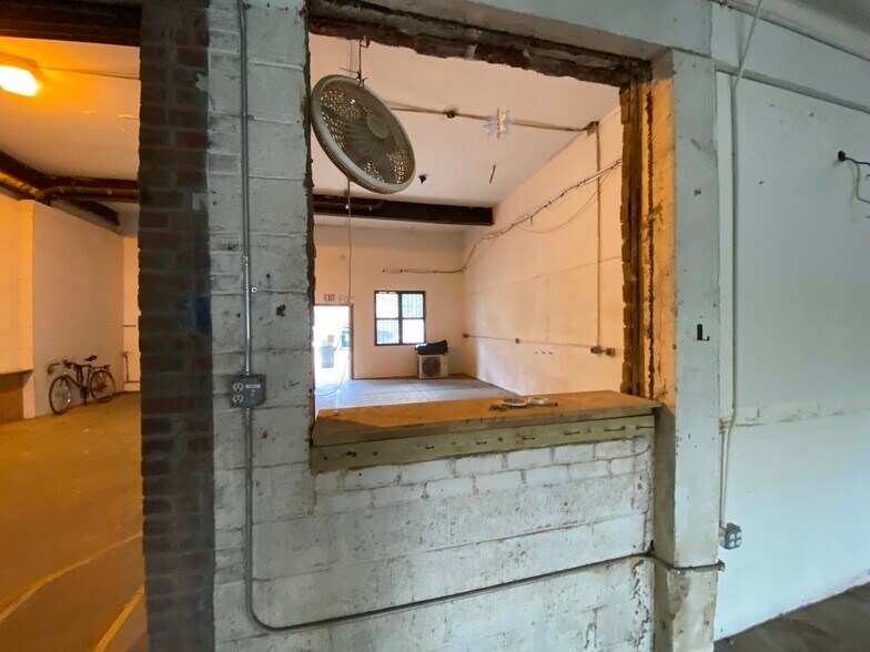 More Photos Of 18 Bay St, Brooklyn Flex For Sale