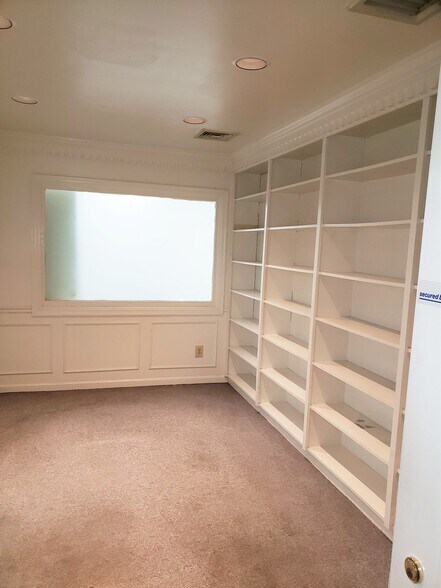 More Photos Of 1682 E Gude Dr, Rockville Office For Sale