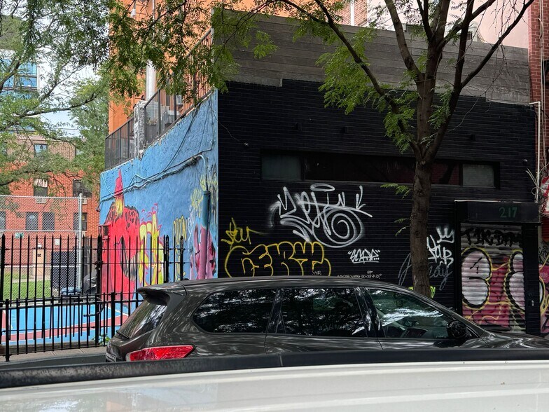 More Photos Of 57 Stanton St, New York Storefront Retail Residential For Sale