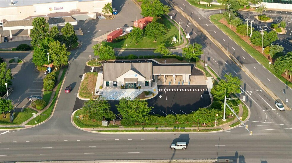 More Photos Of 25 Banks Ford Pky, Fredericksburg Bank For Sale
