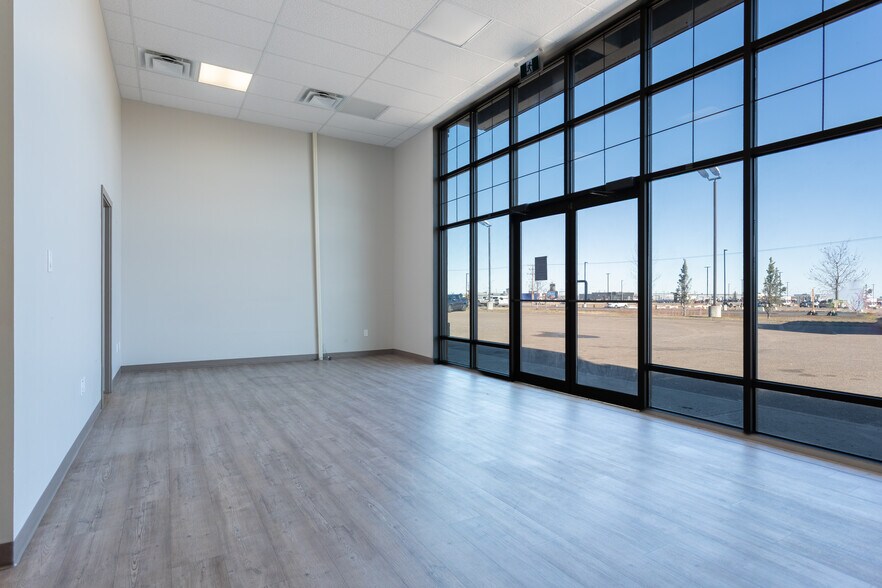 More Photos Of 4304 40 Av, Lloydminster General Retail For Lease
