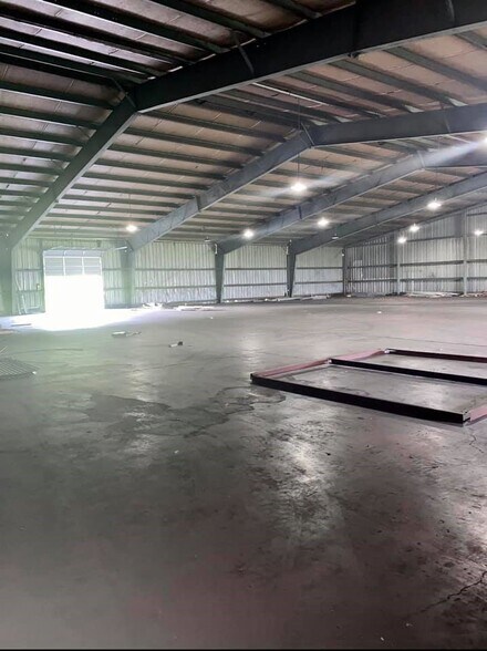 More Photos Of 16487 Sawmill Rd, Moundville Manufacturing For Sale