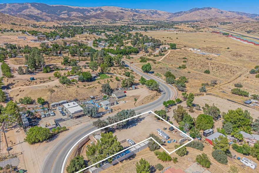 More Photos Of 33604 Agua Dulce Canyon Rd, Agua Dulce Freestanding For Sale