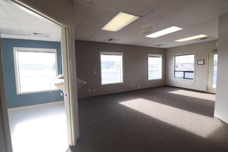 More Photos Of 39141 Pocahontas, Baker City Medical For Sale