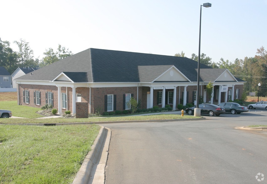 Primary Photo Of 10220 Prosperity Park Dr, Charlotte Office For Sale