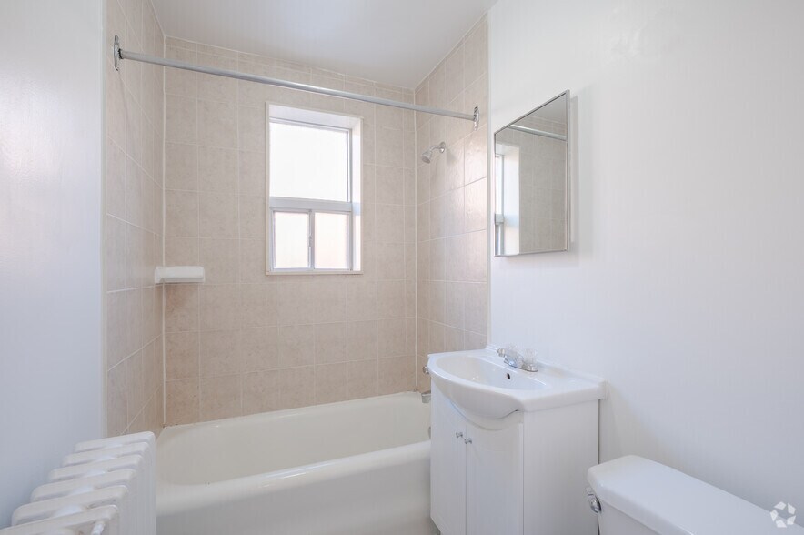 More Photos Of 1520-1524 Bathurst St, Toronto Apartments For Sale