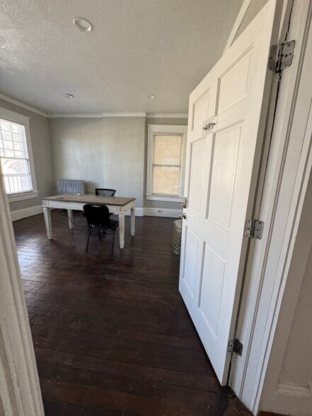 More Photos Of 1522 Montana Ave, El Paso Loft Creative Space For Sale