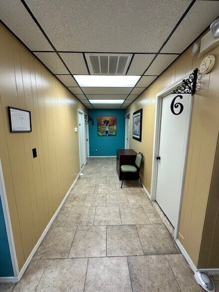 More Photos Of 814 W Okmulgee St, Muskogee Office For Sale