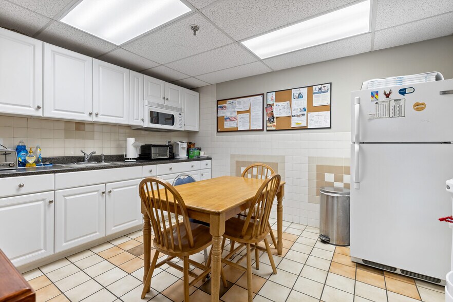 More Photos Of 9 Delta Dr, Londonderry Warehouse For Sale