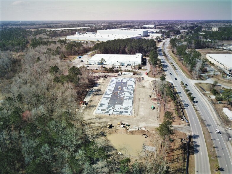 More Photos Of 8439 Palmetto Commerce Pky, Ladson Flex For Lease