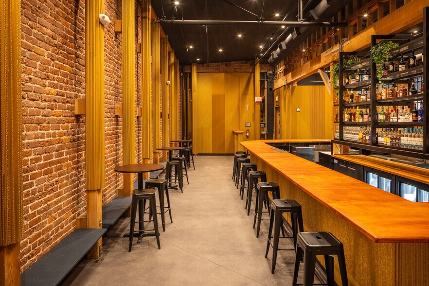 More Photos Of 1948 E 7th St, Los Angeles Bar For Lease