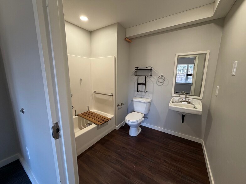 More Photos Of 43850 US 6, Wyalusing Apartments For Sale