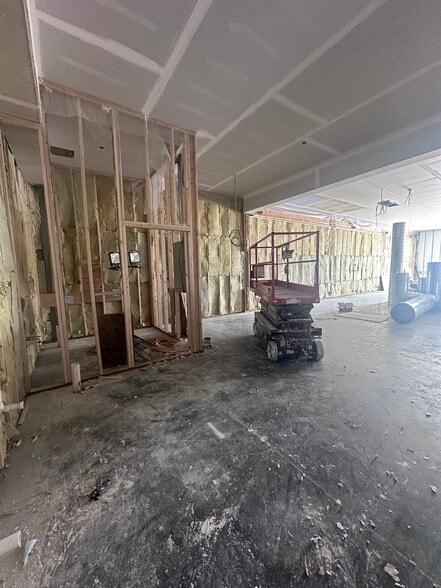 More Photos Of 1408 3rd St NW, Great Falls Storefront For Lease