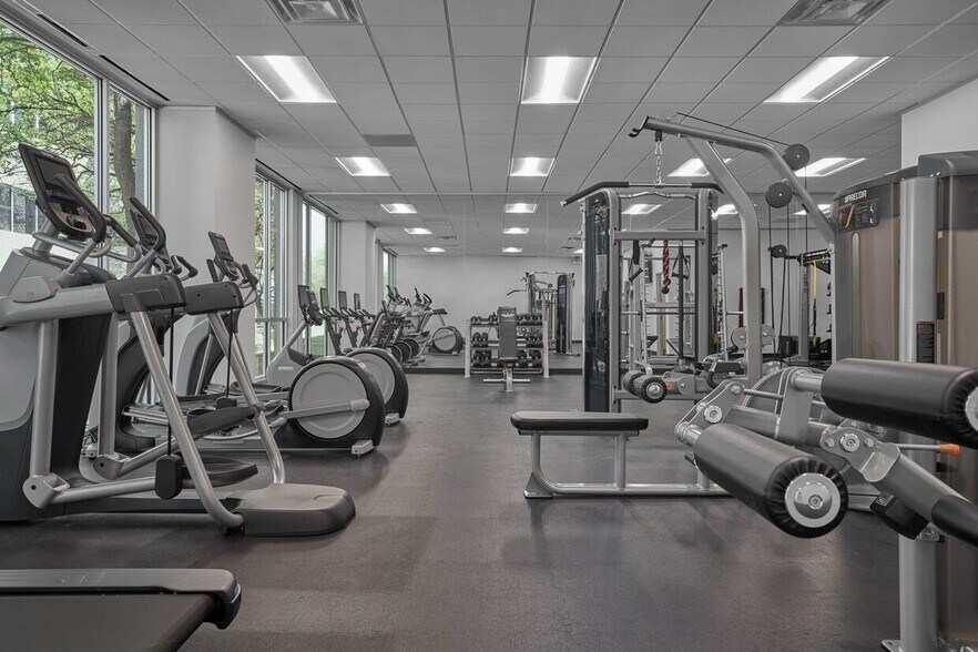 More Photos Of 12357-C Riata Trace Pky, Austin Unknown For Lease