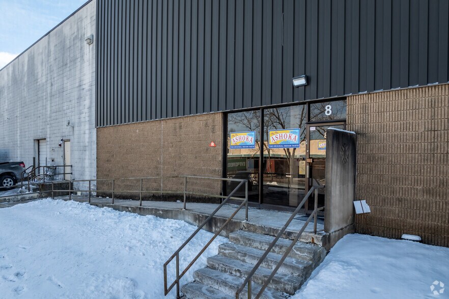 More Photos Of 8 Progress St, Edison Warehouse For Lease