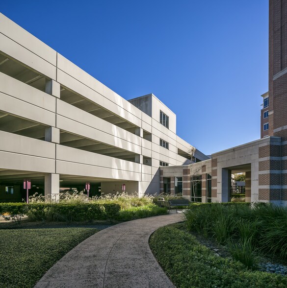 More Photos Of 13131 Dairy Ashford Rd, Sugar Land Office For Lease