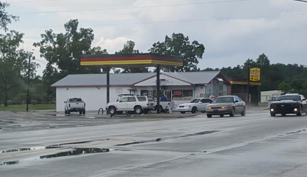 Primary Photo Of 3108 N Williamsburg County Hwy, Cades Service Station For Sale