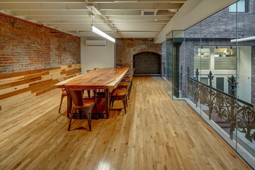 More Photos Of 115 SW Ash St, Portland Office For Lease