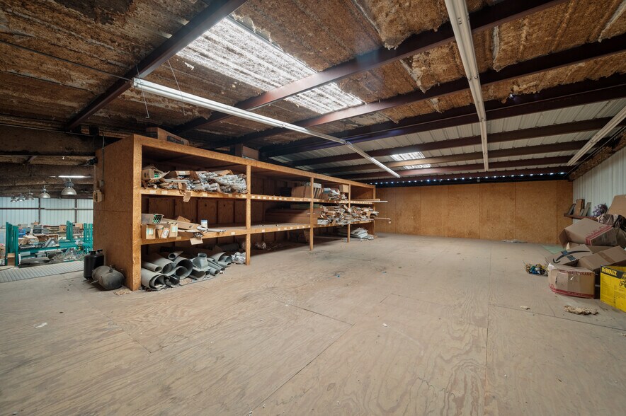More Photos Of 7 Hills Rd, Newark Warehouse For Sale