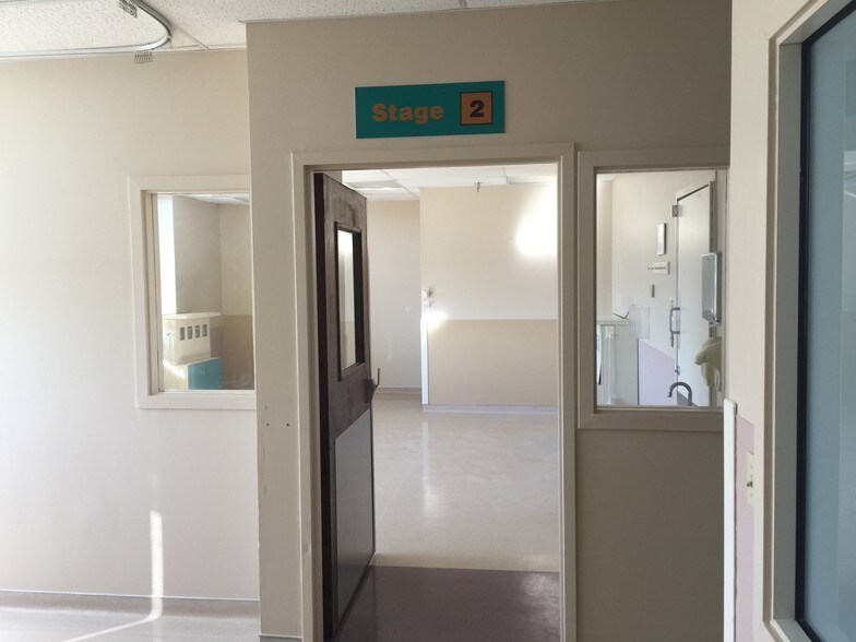 More Photos Of 4 Pidgeon Hill Dr, Sterling Medical For Lease