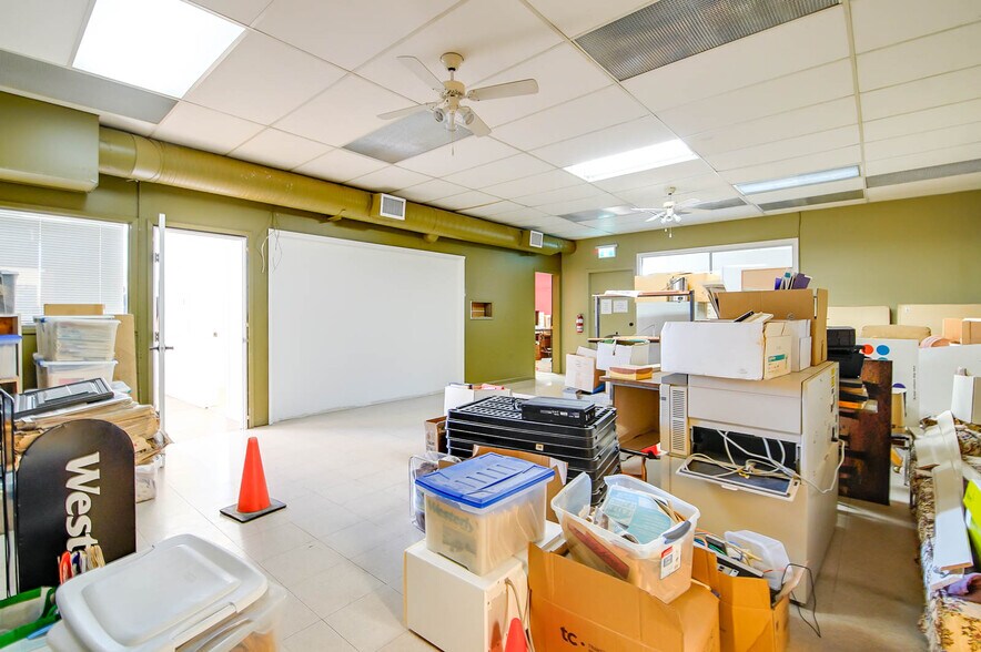 More Photos Of 4918 Napier St, Port Alberni Flex For Sale