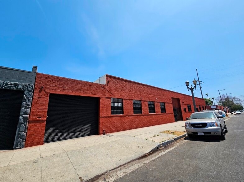 More Photos Of 3130 S Hill St, Los Angeles Warehouse For Lease