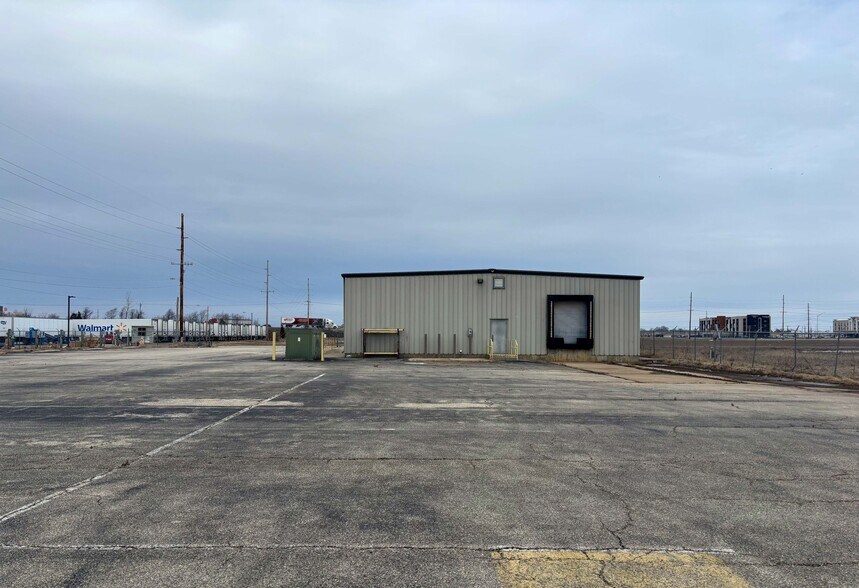 More Photos Of 275 Larcel Dr, Sikeston Flex For Lease