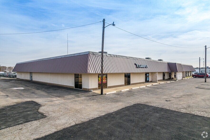 More Photos Of 3425 Kingsley Rd W, Garland Light Manufacturing For Lease