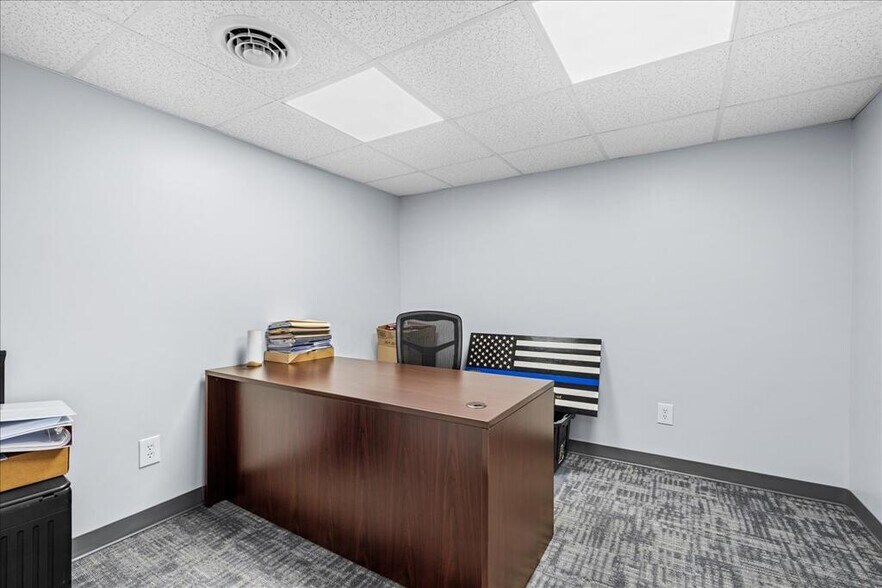 More Photos Of 57 Mountain Rd, Halifax Office For Sale