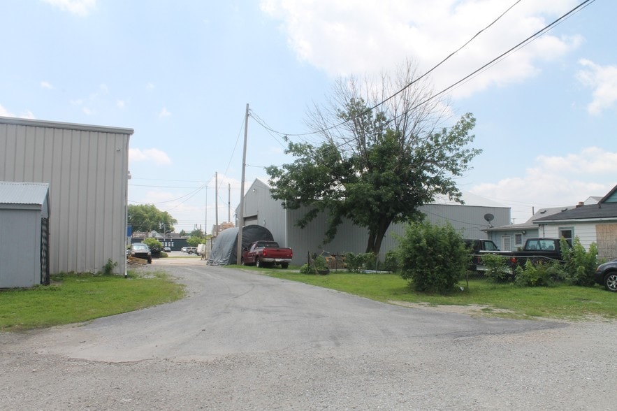 More Photos Of 412 W McCarty St, Indianapolis Industrial For Sale