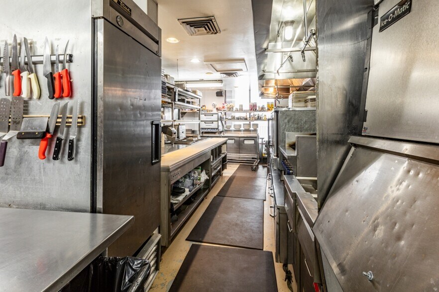 More Photos Of 890 Main St, Park City Apartments For Sale