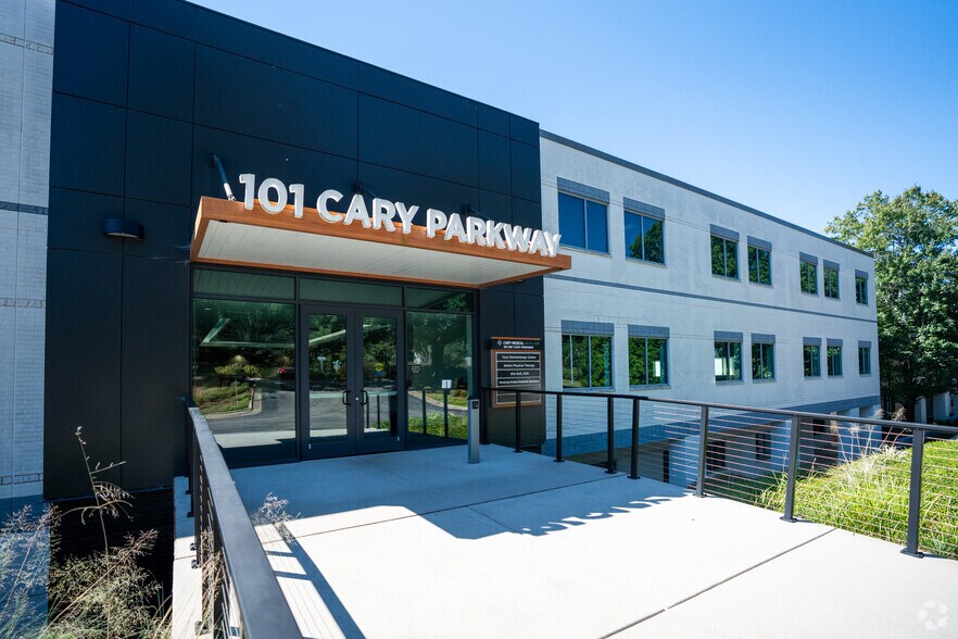 More Photos Of 101 SW Cary Pky, Cary Medical For Lease