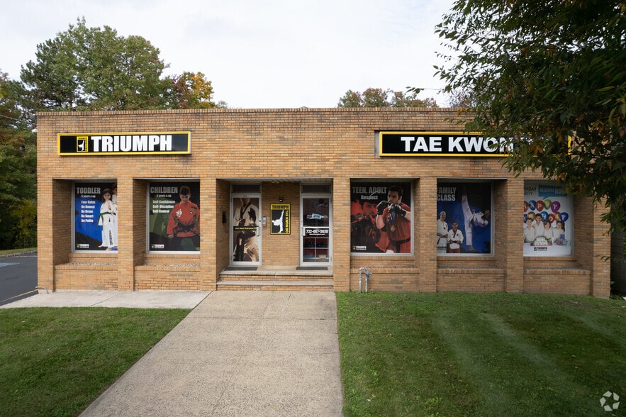 More Photos Of 241 W Union Ave, Bound Brook General Retail For Lease