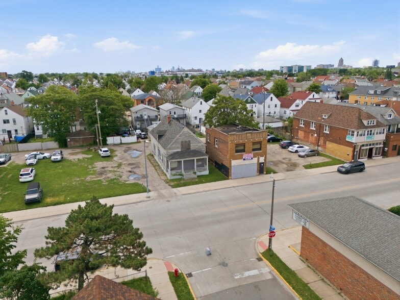 More Photos Of 2236 Caniff St, Hamtramck Storefront Retail Residential For Sale