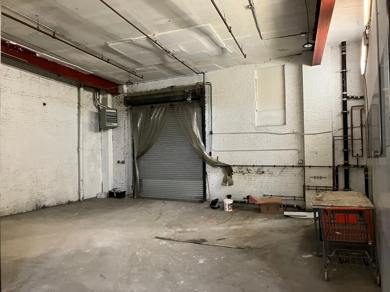 More Photos Of 27-21 51st Ave, Long Island City Warehouse For Lease