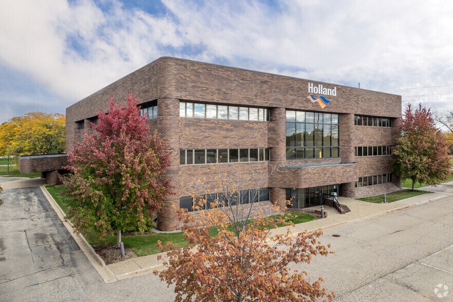 More Photos Of 700 & 734 S Waverly Rd, Holland Office For Lease