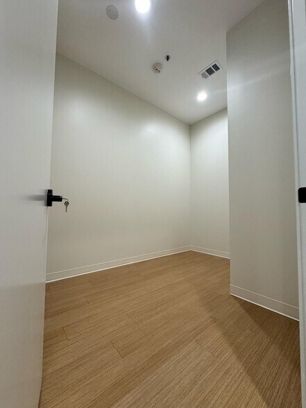 More Photos Of 1400 N Coit Rd, McKinney Unknown For Lease