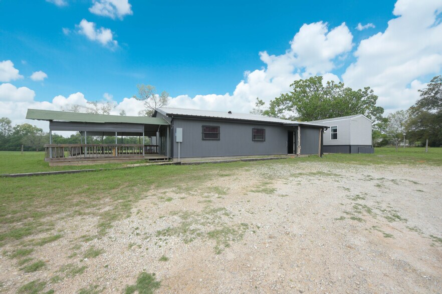 More Photos Of 7689 FM 2000, Caldwell Light Distribution For Lease