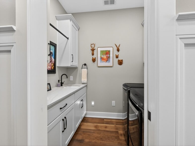 More Photos Of 15306 Covington Rd, Fort Wayne Flex For Sale