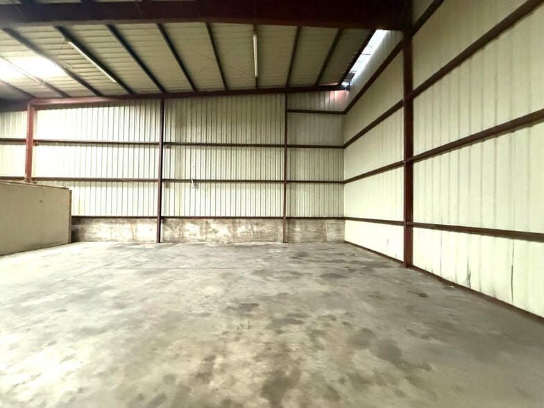 More Photos Of 2303 Santa Rita Ave, Laredo Industrial For Sale